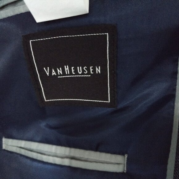 Van Heusen Men's Blazer - Picture 2 of 6